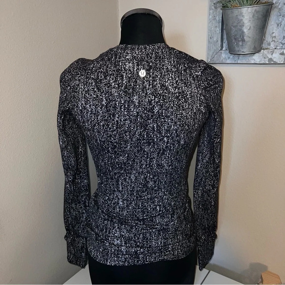 Lululemon Extra Mile Long Sleeve size 2 - Picture 3 of 9